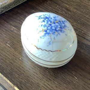 Leander porcelain egg 14k gold
